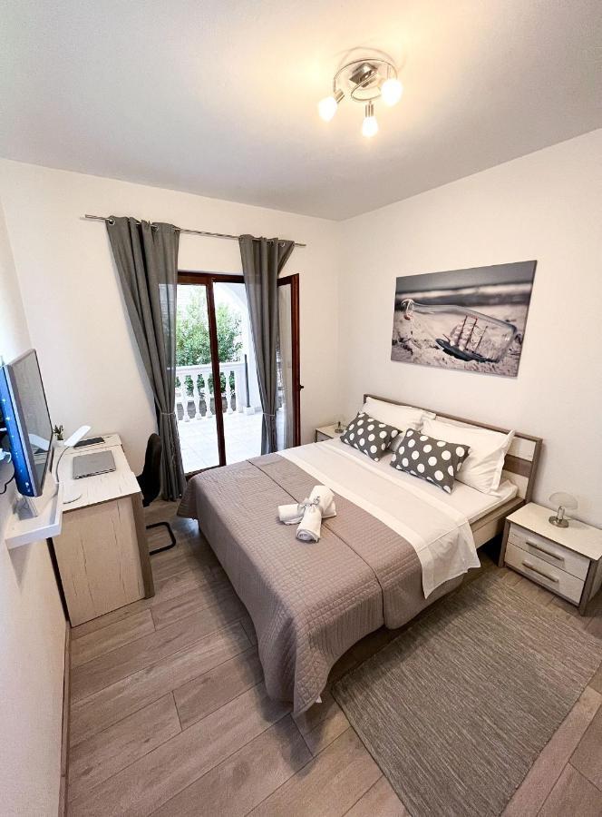 Apartments T&T Trogir Eksteriør billede