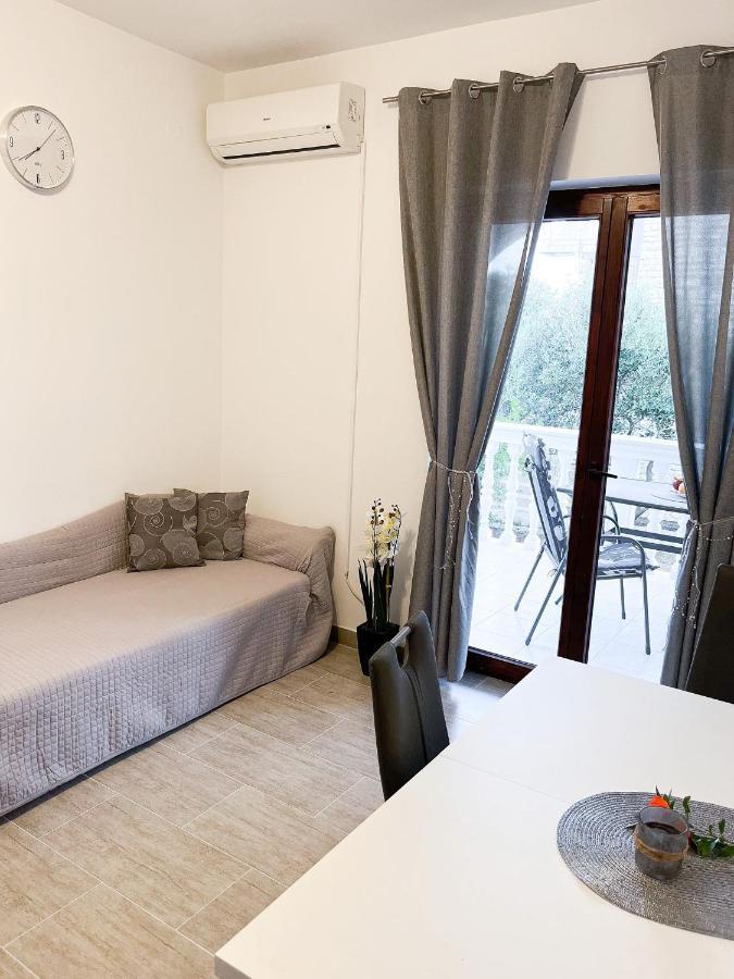 Apartments T&T Trogir Eksteriør billede